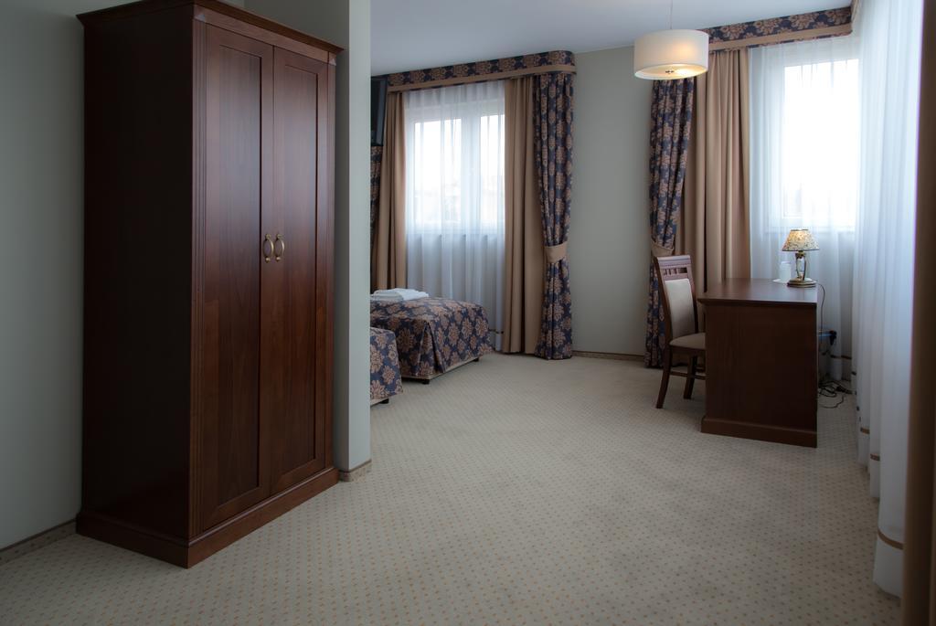 Hotel Imperial Residence Sandomierz Værelse billede